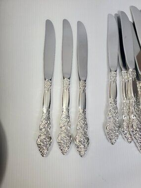 Rogers Renaissance Silver Plated Dinner Knives (15 available)